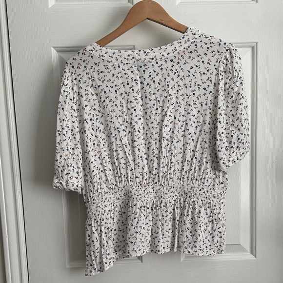 Ann Taylor White Floral V-Neck Blouse - Picture 4 of 4